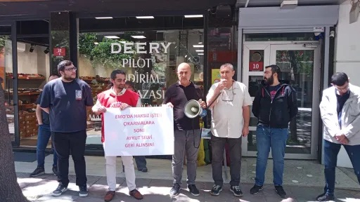 EMO Genel Merkez Önünde Aykut Selvi İşe Geri Alınsın Basın Açıklaması